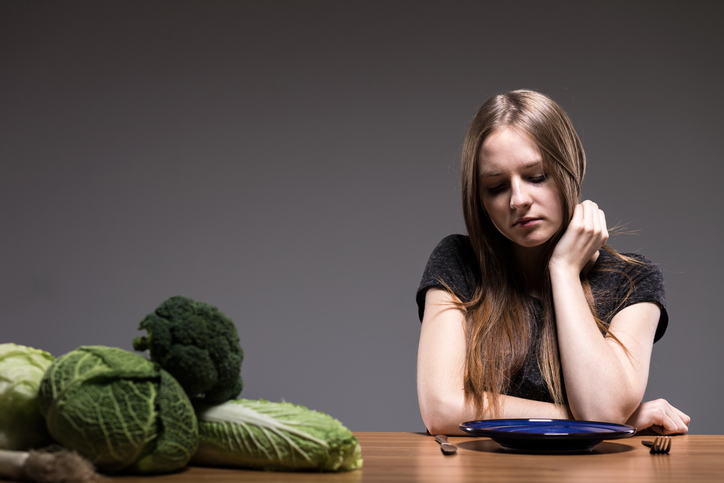 Bulimia and morbid beliefs about a healthy diet, woman, anorexia, vegetables