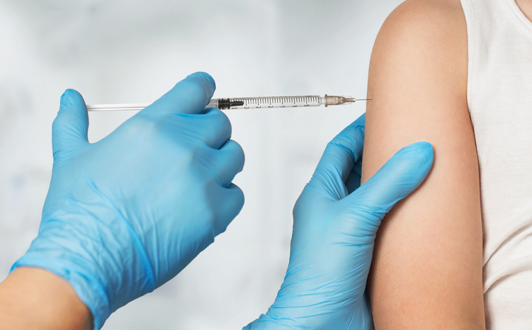 Vaccination - vaccination in the shoulder