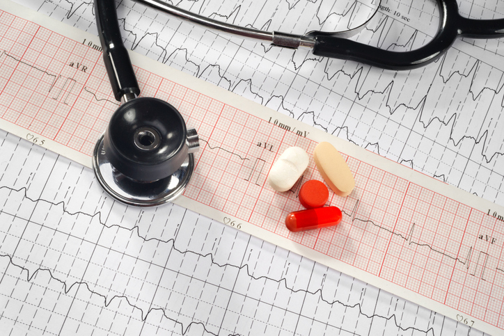 ECG recording with phonendoscope and medication