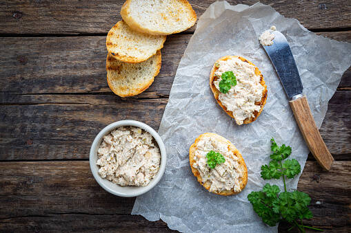 Unconventional fish spread fast and tasty? How to make a healthy recipe?