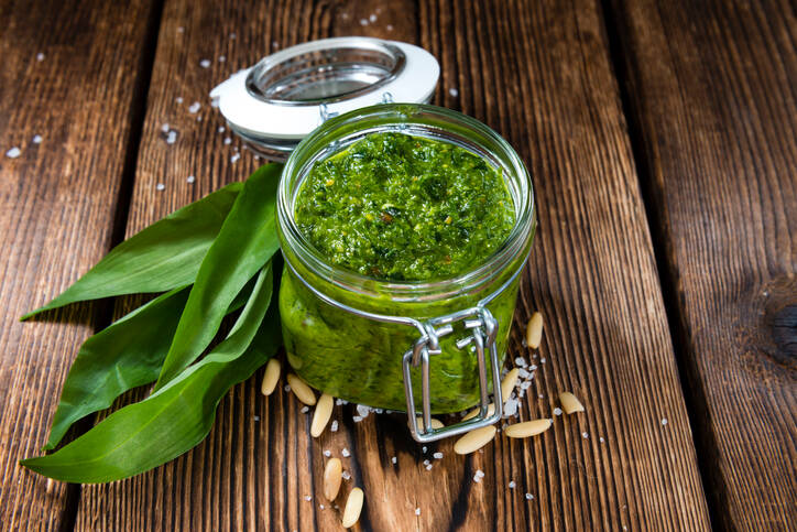 Bear garlic pesto (spread)? A healthy recipe for spring cleansing