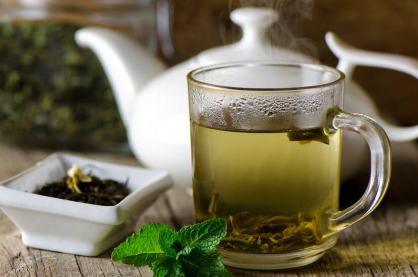 Green tea: what does it contain and what are its health benefits? Does it help with weight loss?