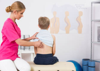 Scheuermann's Disease, Juvenile Kyphosis: Causes and Symptoms