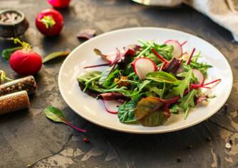 Healthy chard and radish salad? Here's a simple and fit recipe