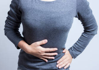 Abdominal and stomach pain after a meal - what causes it?