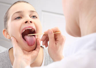 Pins on the tonsils: what are white lumps (stone, pus)? How to remove them?