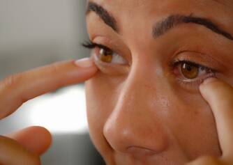 Swollen eyelid: does allergy also accompany various diseases?